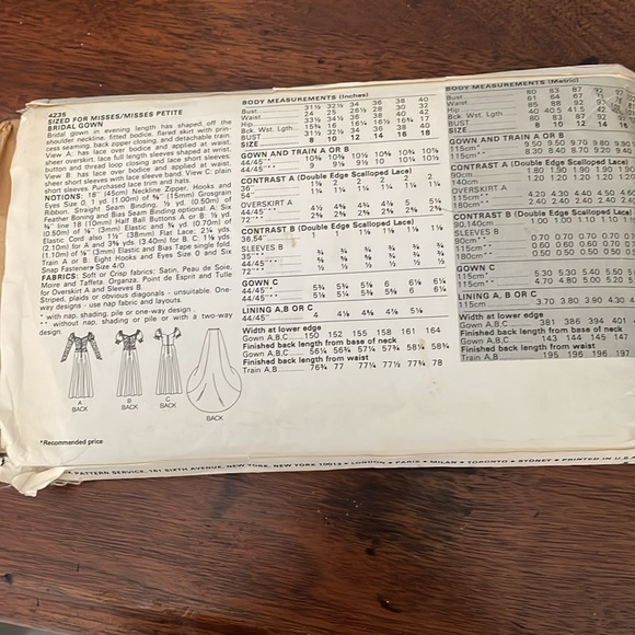 Vintage Butterick Dress Sewing Pattern - Picture 2 of 3